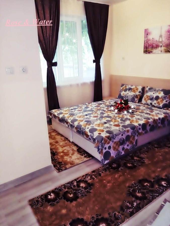 Rose & Water Guest House Pavel Banya Exterior photo
