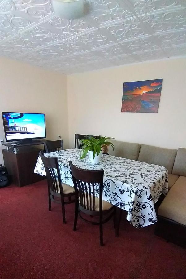Rose & Water Guest House Pavel Banya Exterior photo