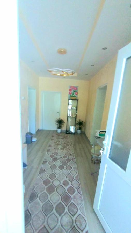 Rose & Water Guest House Pavel Banya Exterior photo